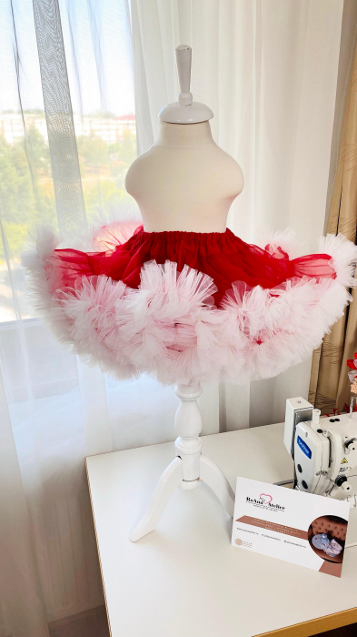 Fustita Tutu ampla rosie cu volanas alb [2]