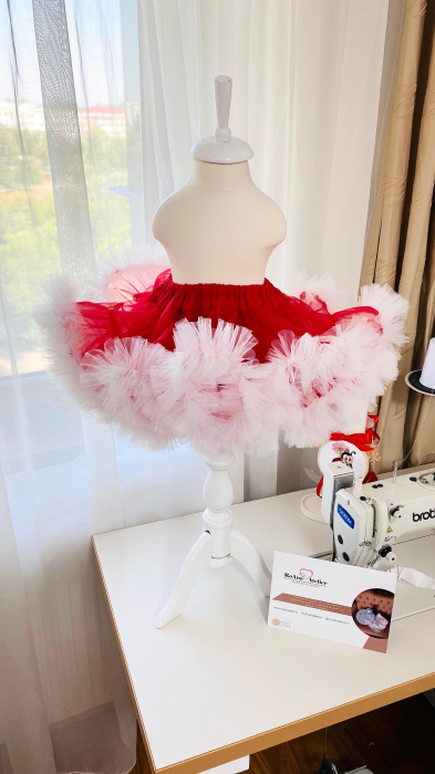 Fustita Tutu ampla rosie cu volanas alb [1]