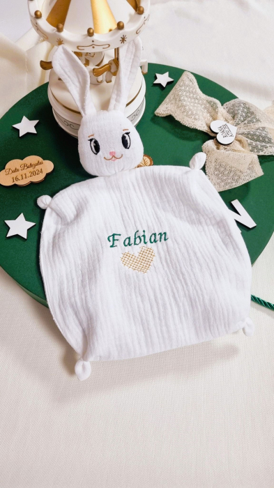 Iepuras paturica din muselina alba personalizat [3]