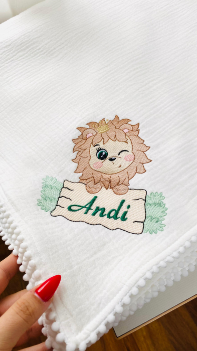 Paturica bebe din muselina Leu personalizata cu nume [3]