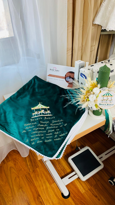 Paturica Bebe Verde Carusel personalizata [2]