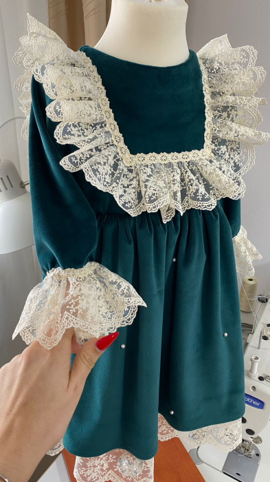 Rochita Emerald Velvet [2]
