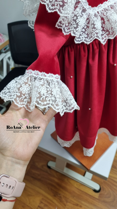Rochita Ruby Velvet [3]