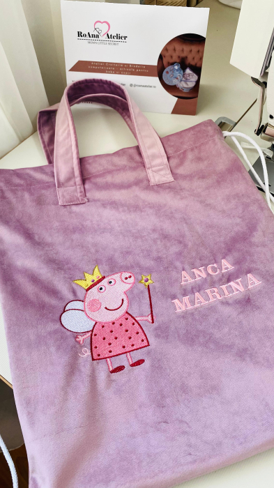 Saculet Peppa Pig din catifea lila [2]