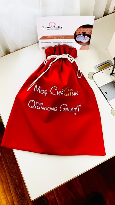 Saculet rosu cadouri Mos Craciun [1]