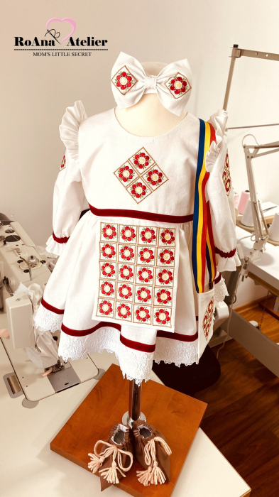 Set Rochita Botez cu motive traditionale romanesti [2]