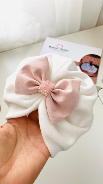 Turban bebe catifea alba fundita roz prafuit [2]