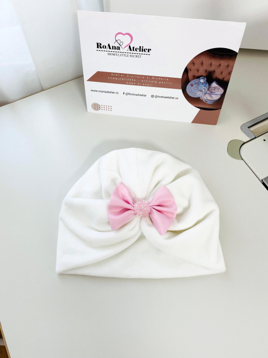Turban bebe din catifea alba [2]