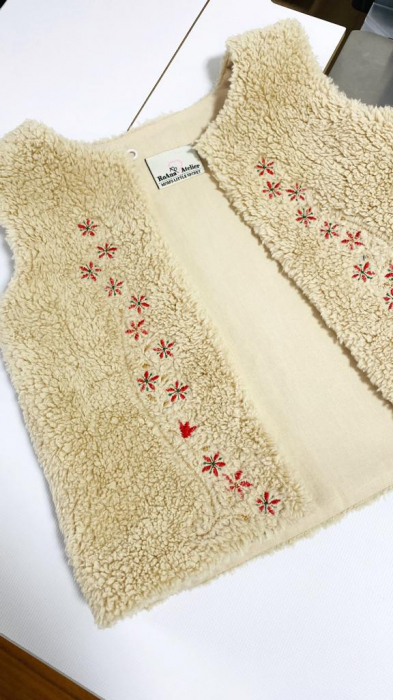 Vesta blanita model floricele [2]