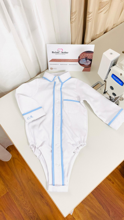 Baietei - Camasa tip body alba cu detalii bleu