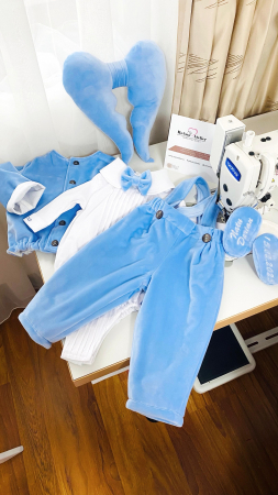 Costum Botez din catifea cu Aripi Ingeras personalizat
