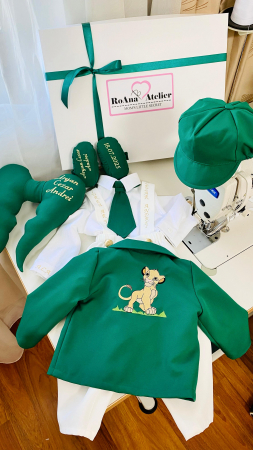 Costum Botez Stofa Verde cu Alb sacou si aripi [5]