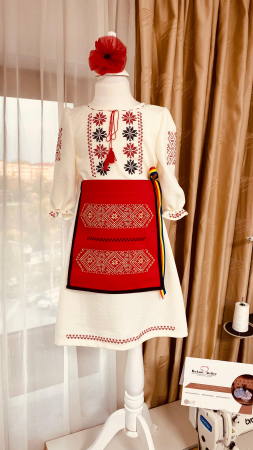 Rochite Fetite - Costum traditional Mariuca