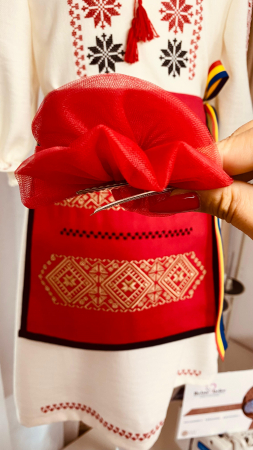 Costum traditional Mariuca [7]