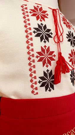 Costum traditional Mariuca [2]