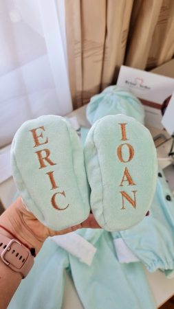 Costumas Botez Alexander din catifea vernil [4]