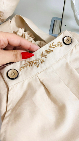 Costumas Botez Bej cu sacou brodat frunze de maslin [4]