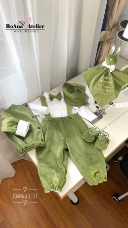 Costumas Botez Olive din catifea [4]