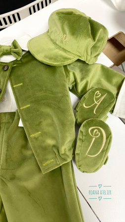 Costumas Botez Olive din catifea [2]