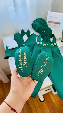 Costumas Botez Stofa Verde cu vesta brodat frunze de maslin [4]