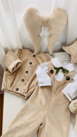 Costumas Botez Theodor catifea bej [1]