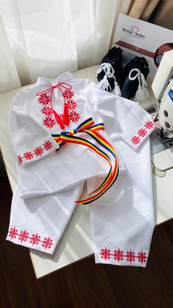 Costumase - Costumas Botez Traditional cu motive rosii