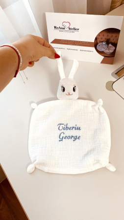 Cadouri Bebe - Jucarie Iepuras din muselina personalizat