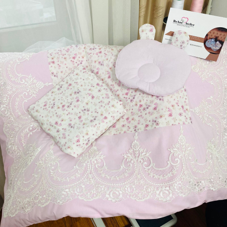 Lenjerie patut bebe roz cu dantela [2]