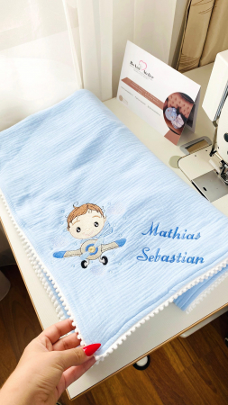 Paturica bebe din muselina bleu Aviator personalizata cu nume [1]