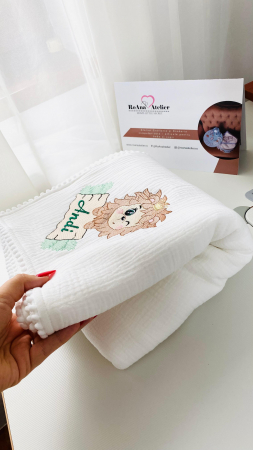 Paturica bebe din muselina Leu personalizata cu nume [3]