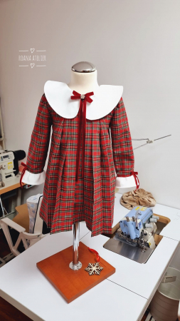 Rochita carouri cu guleras alb [2]