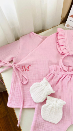 Set hainute muselina scos din spital fetita [1]