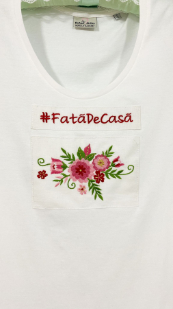Tricou brodat Fata de Casa [1]