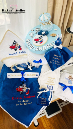 Trusou Botez Mickey cu masina