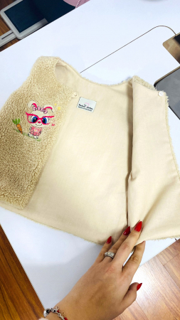 Vesta blanita Iepuras  [1]