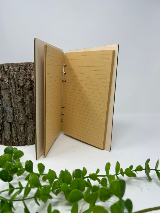 Agendă din lemn de plop cu gravură și rășină epoxidică – 15x22,5 cm [2]