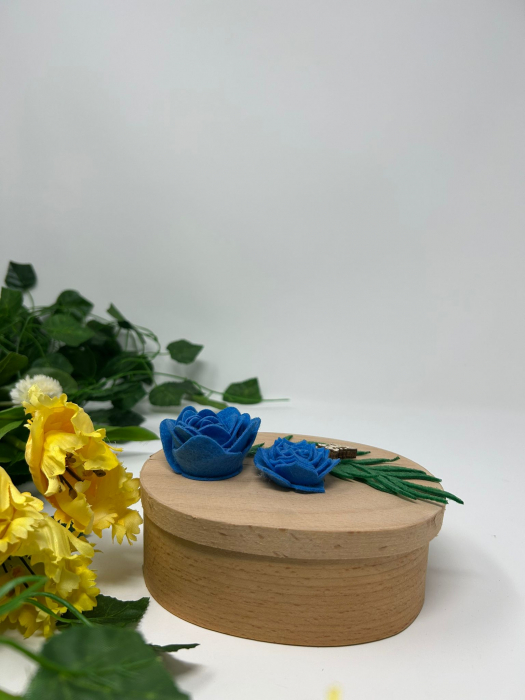 Cutie de Bijuterii din Lemn – Decorată cu Flori Albastre din Fetru [2]