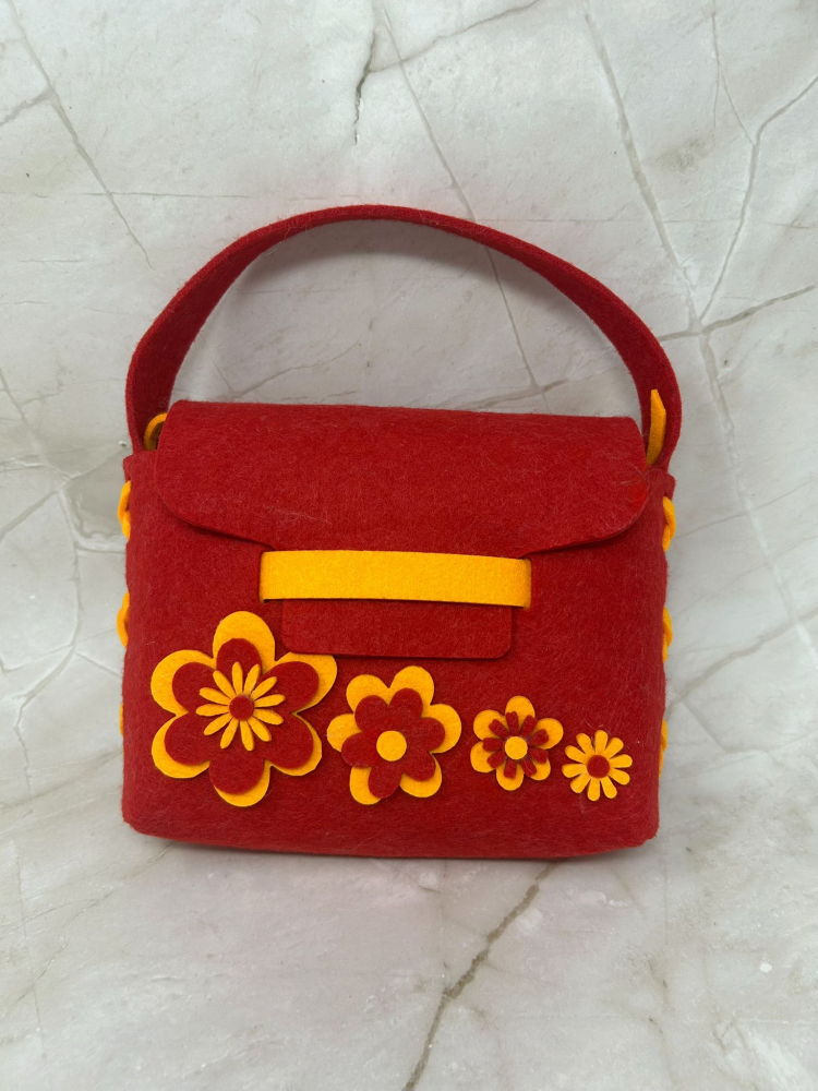 Geantă din fetru roșie cu flori decorative [1]