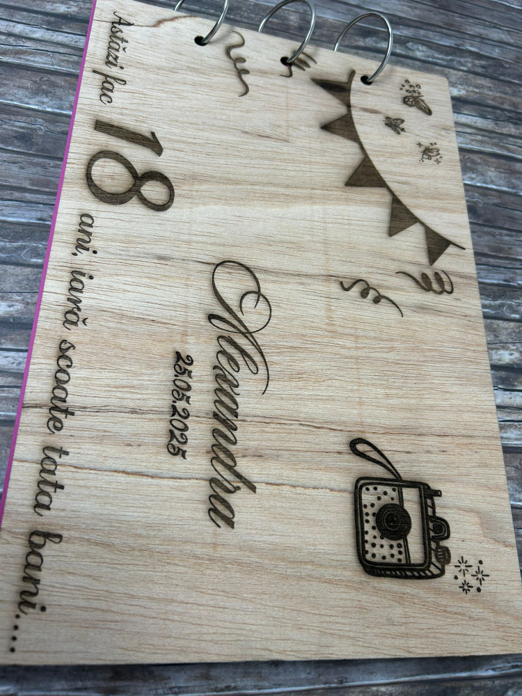 Guestbook personalizat din lemn pentru majorat – gravat laser [2]