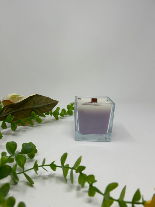 Lumânare parfumată Lavandă în borcan de sticlă – aromă relaxantă și design elegant [1]
