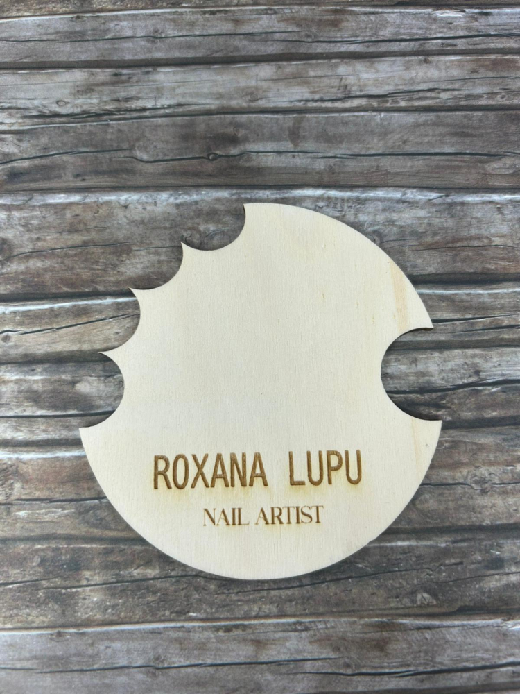 Plăcuță personalizată manichiură din lemn – Suport profesional pentru tehnicieni unghii [2]