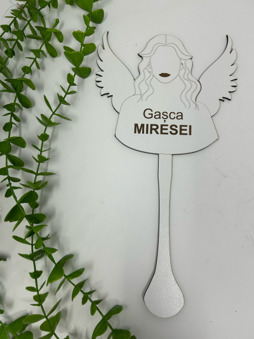 Props în formă de mireasă,din MDF [1]