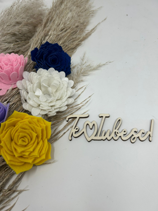 Topper din lemn,pentru aranjamente florale sau torturi,cu textul Te iubesc [1]