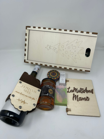 Pachet Cadou pentru Mamă – Cutie Lemn Personalizată, Vin, Miere & Răsfăț Spa [1]