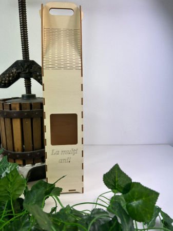 Cadouri Personalizabile - Cutie cadou vin din lemn cu mesaj „La Mulți Ani!” – 8x8x42 cm