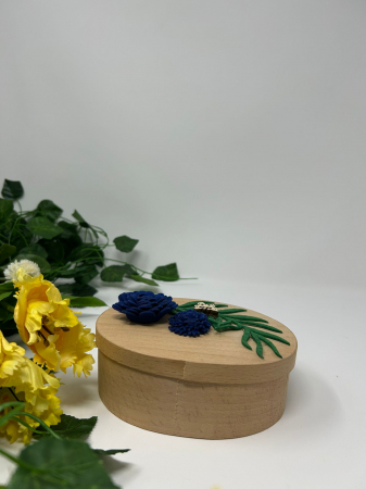 Cutie de Bijuterii din Lemn – Decor Elegant cu Flori din Fetru Albastre [1]