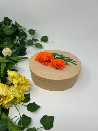 Cuti si ambalaje din lemn - Cutie de Bijuterii din Lemn – Decorată cu Flori Portocalii din Fetru