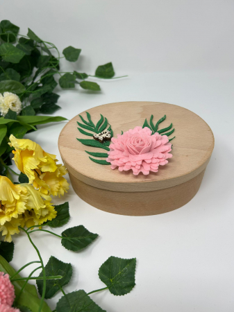 Cuti si ambalaje din lemn - Cutie de Bijuterii din Lemn – Decorată cu Floare Roz din Fetru