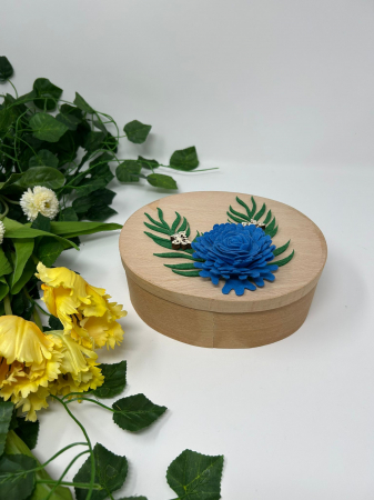 Cuti si ambalaje din lemn - Cutie de Bijuterii din Lemn – Decorată cu Floare Albastră din Fetru