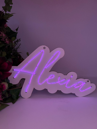 Cadouri Personalizabile - Text iluminat cu numele Alexia